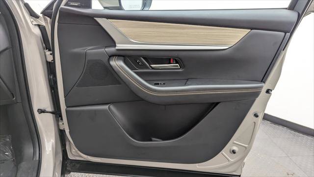 Used 2024 MAZDA CX-90 Plug-In Hybrid w/ Premium Pkg image 24