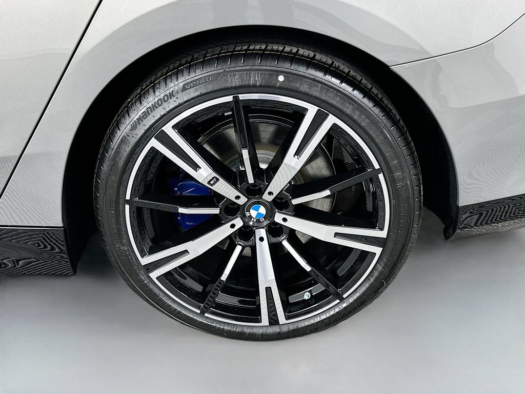 Used 2026 BMW 530i xDrive w/ M Sport Package AWD/4WD image 23