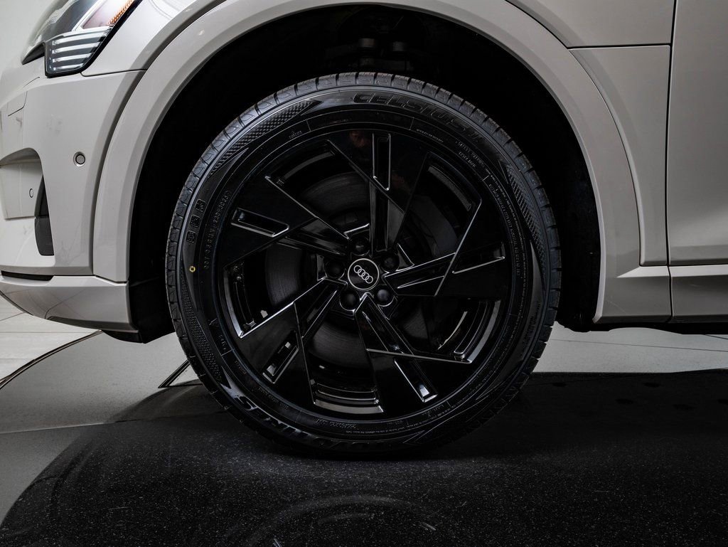 Used 2021 Audi e-tron Premium w/ Convenience Plus Package AWD/4WD image 13