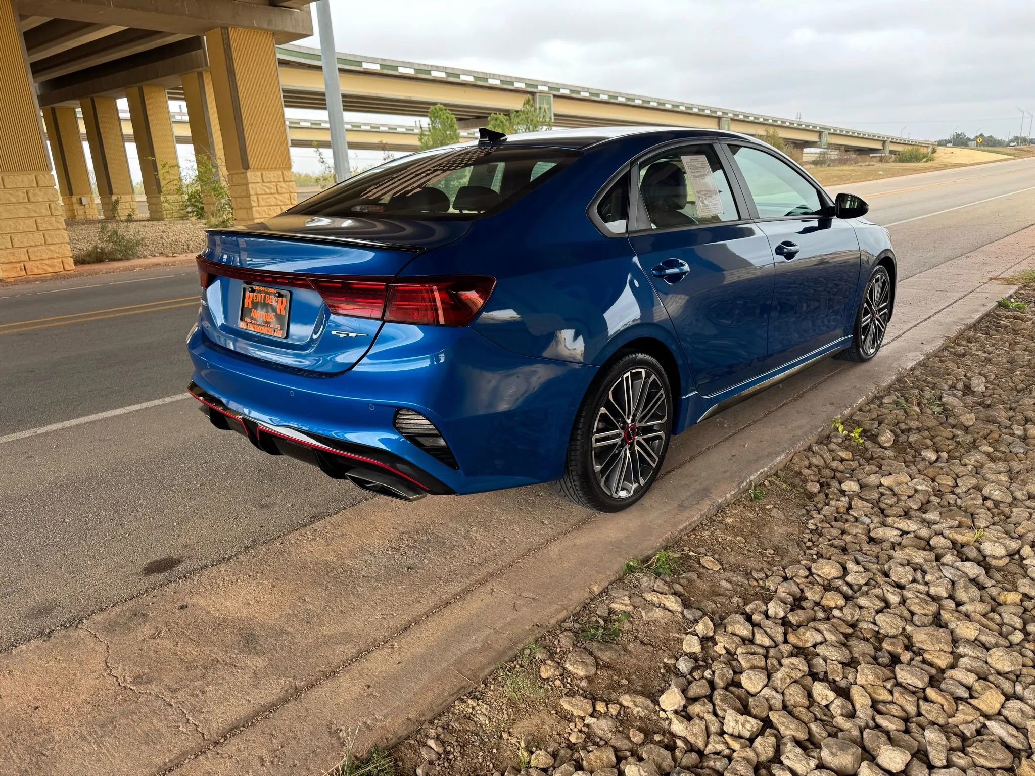 Used 2023 Kia Forte GT image 2