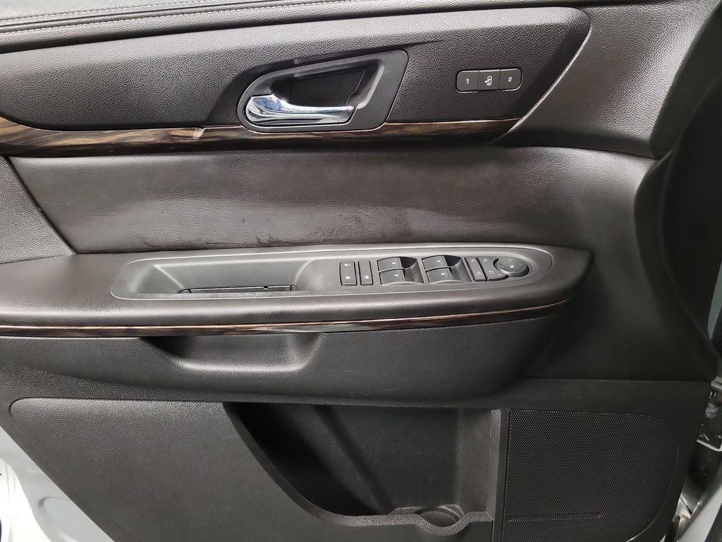 Used 2015 GMC Acadia Denali image 23