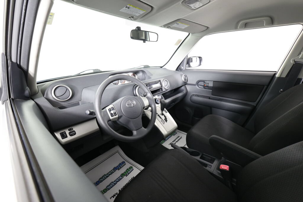 Used 2008 Scion xB FWD image 10