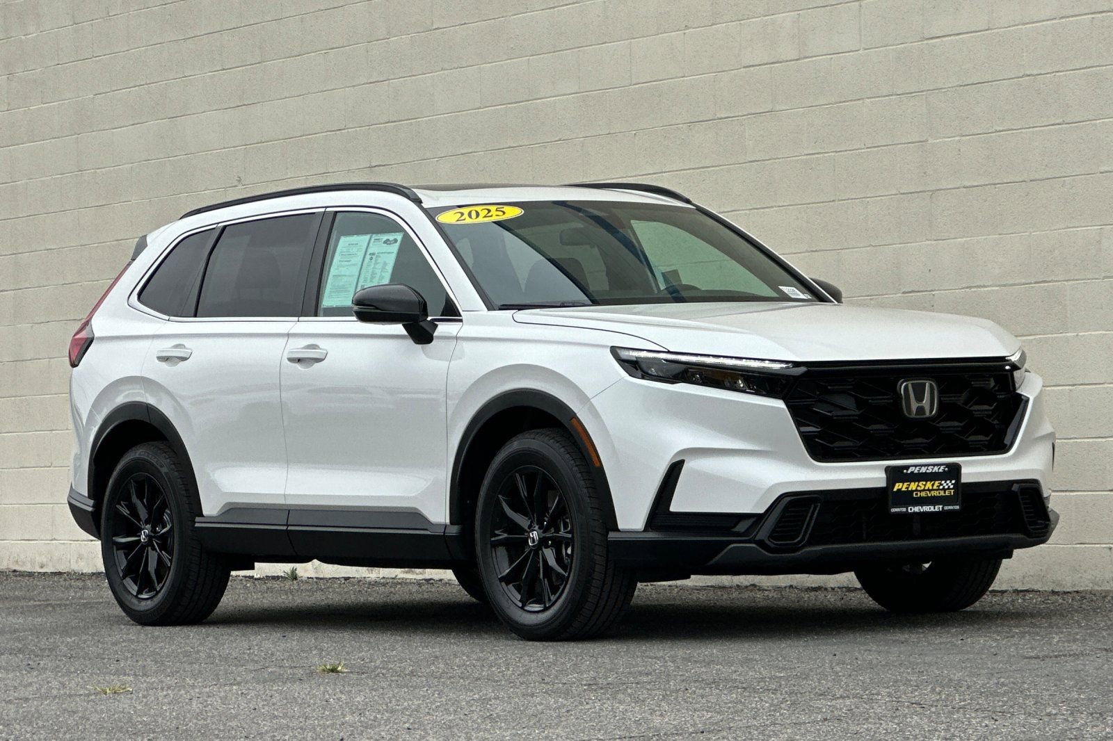 Used 2025 Honda CR-V Sport image 2