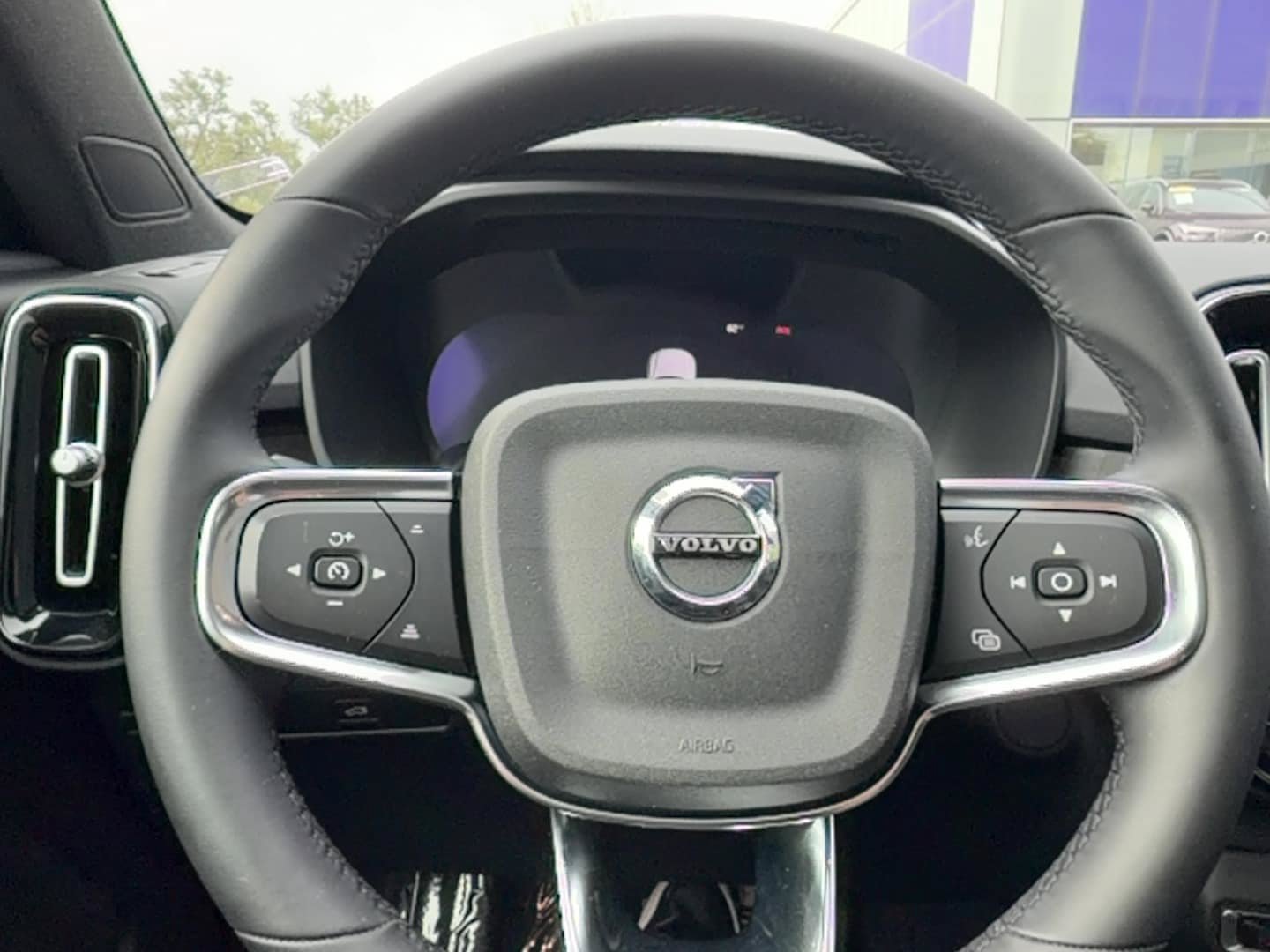 Certified 2023 Volvo C40 P8 Recharge Plus w/ Climate Package AWD/4WD image 19