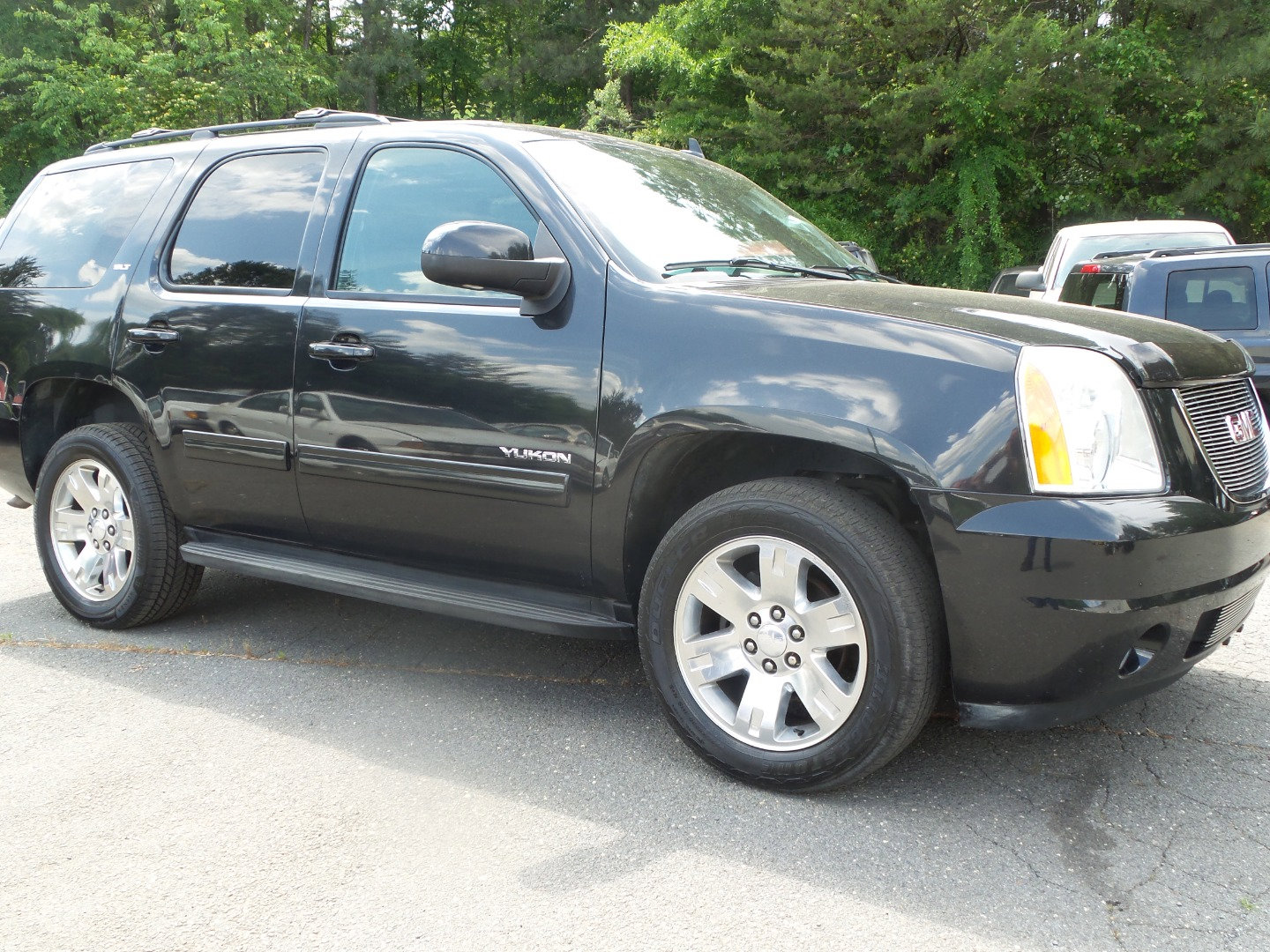 Used 2012 GMC Yukon SLT w/ SLT-2 Equipment Package image 6