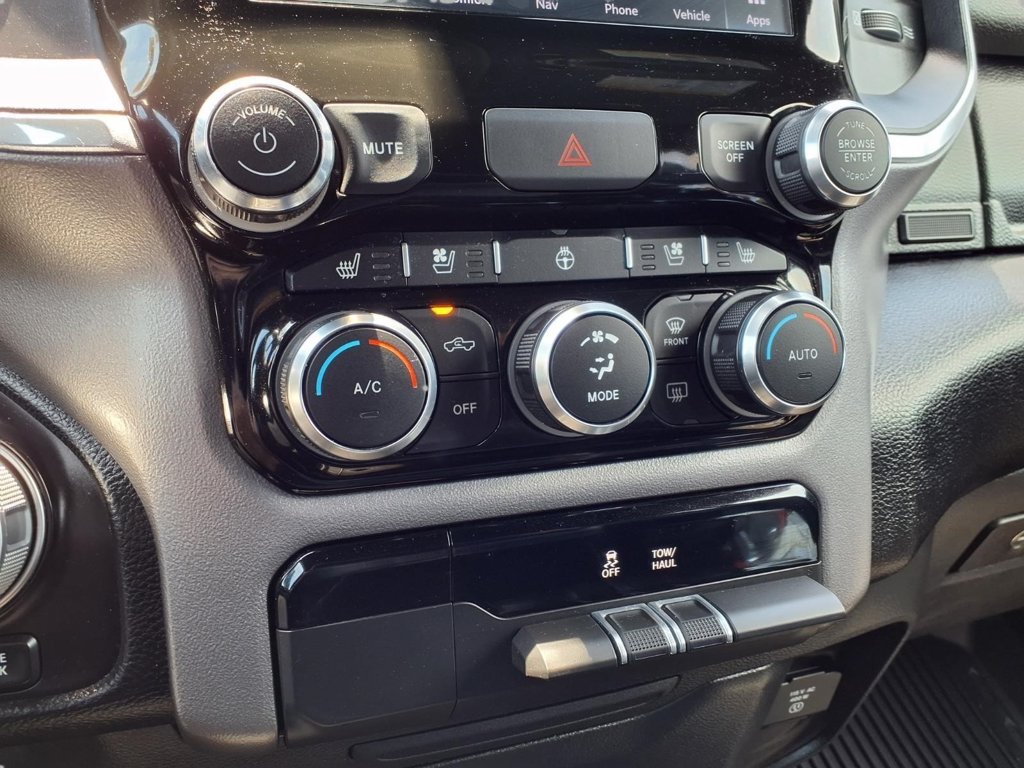 Used 2023 RAM 1500 Laramie w/ Off Road Group AWD/4WD image 9