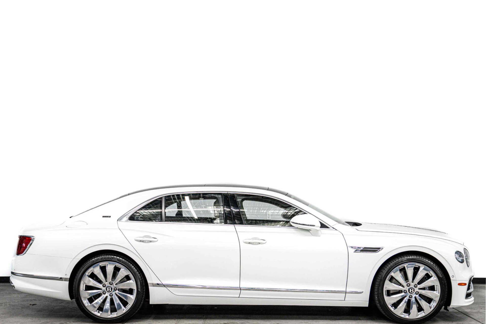 Used 2024 Bentley Flying Spur V8 AWD/4WD image 2