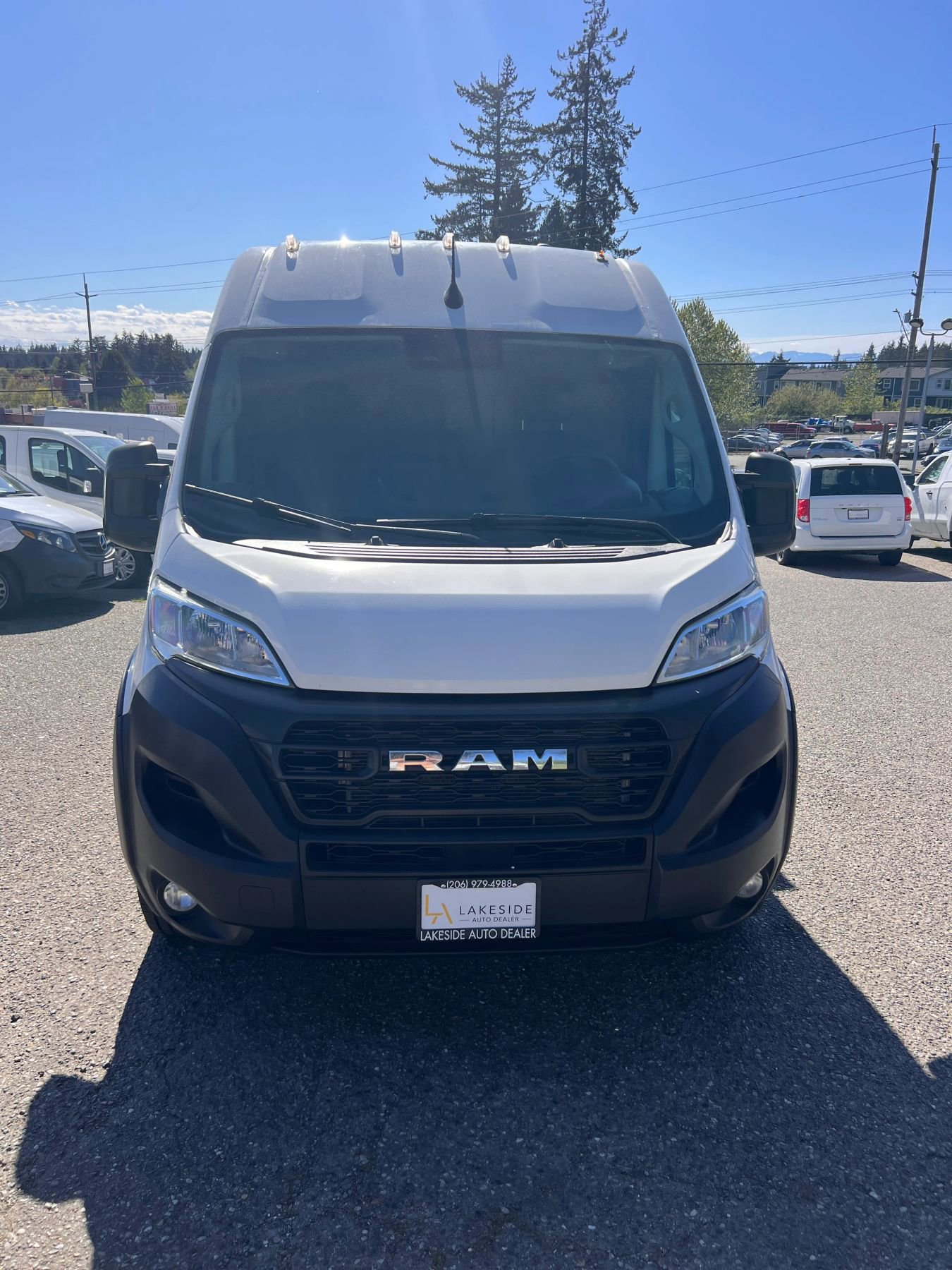 Used 2024 RAM ProMaster 2500 w/ Convenience Group FWD image 2