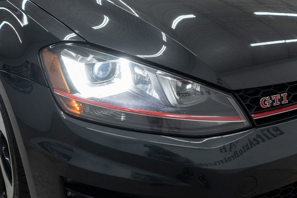 Used 2017 Volkswagen GTI Autobahn image 36