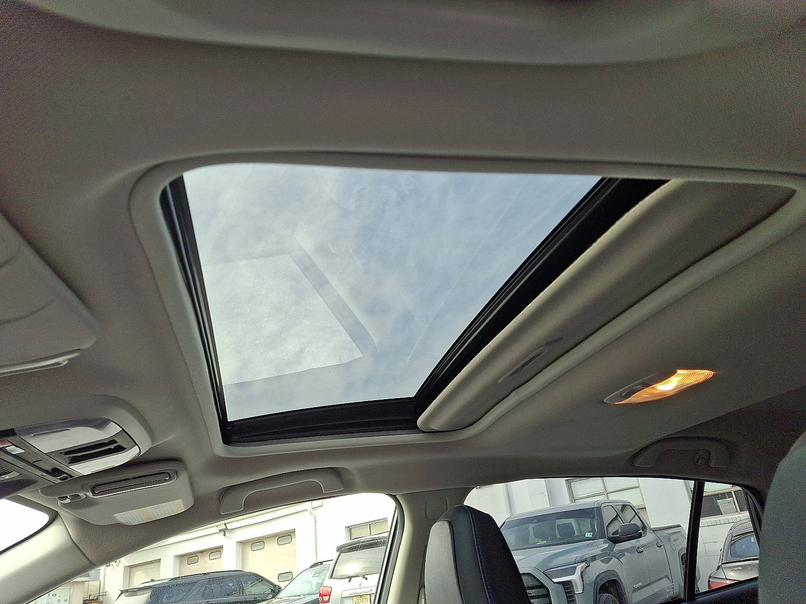 Used 2022 Subaru Crosstrek Hybrid w/ Moonroof Package w/Navigation image 14