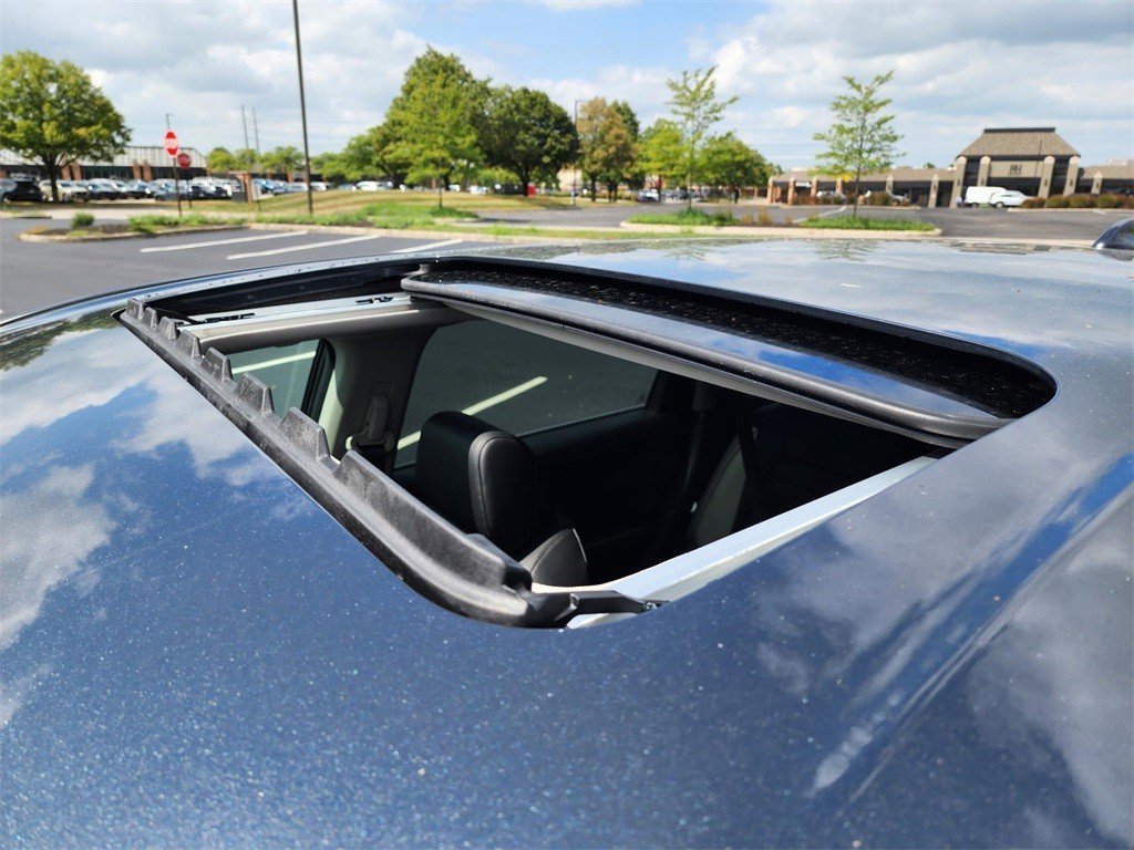 Used 2025 Honda CR-V EX-L image 4