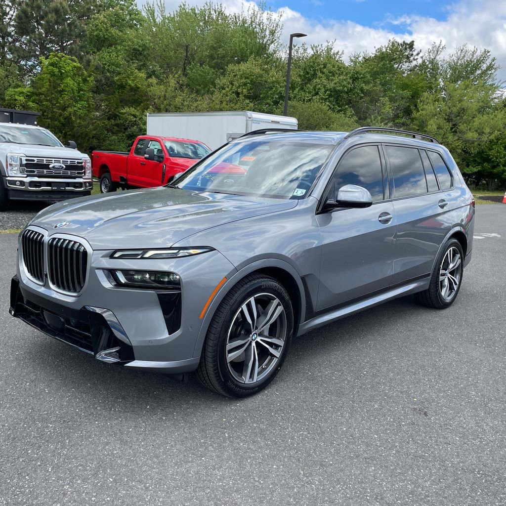 Used 2023 BMW X7 xDrive40i w/ M Sport Package AWD/4WD image 3