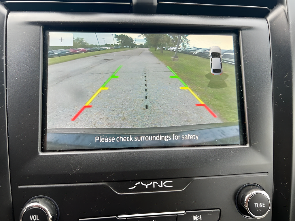 Used 2020 Ford Fusion SE w/ Equipment Group 151A FWD image 26