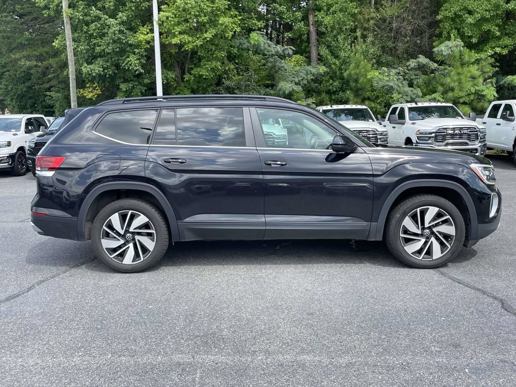 Used 2025 Volkswagen Atlas SE AWD/4WD image 8