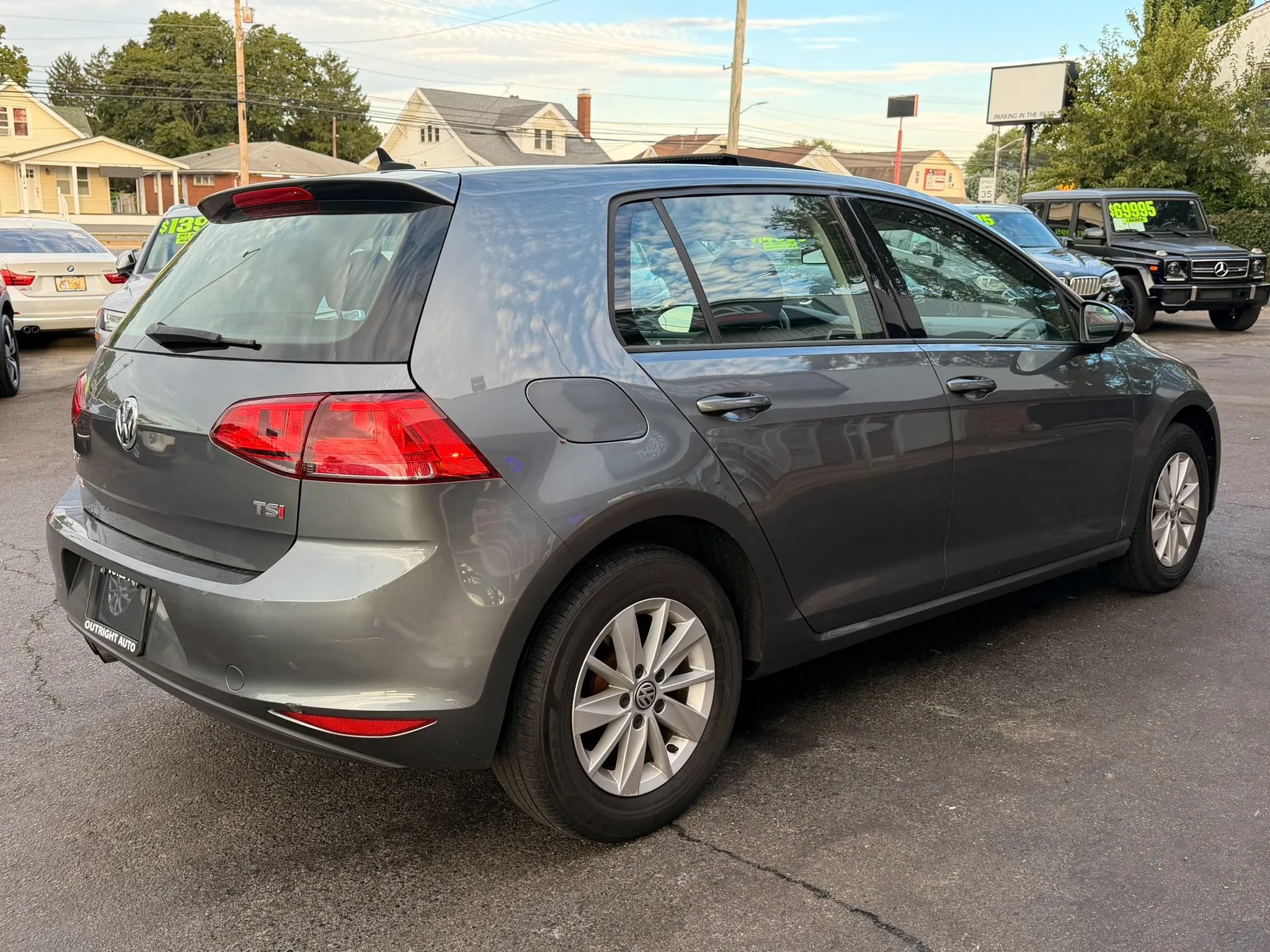 Used 2016 Volkswagen Golf S FWD image 5