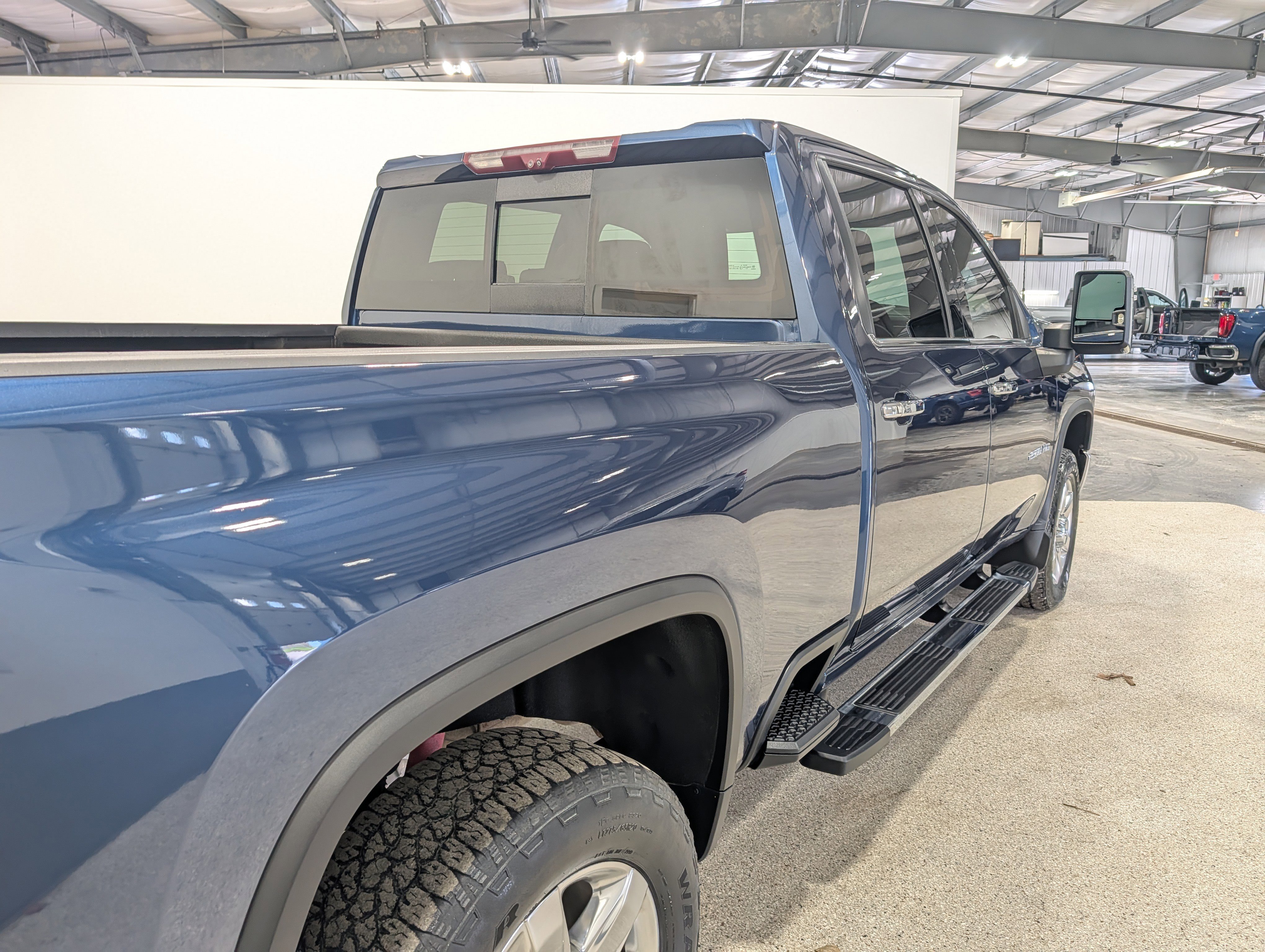Used 2020 Chevrolet Silverado 2500 LTZ w/ LTZ Premium Package AWD/4WD image 3