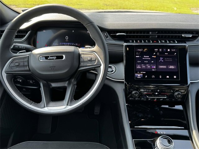 New 2025 Jeep Grand Cherokee L Altitude image 2