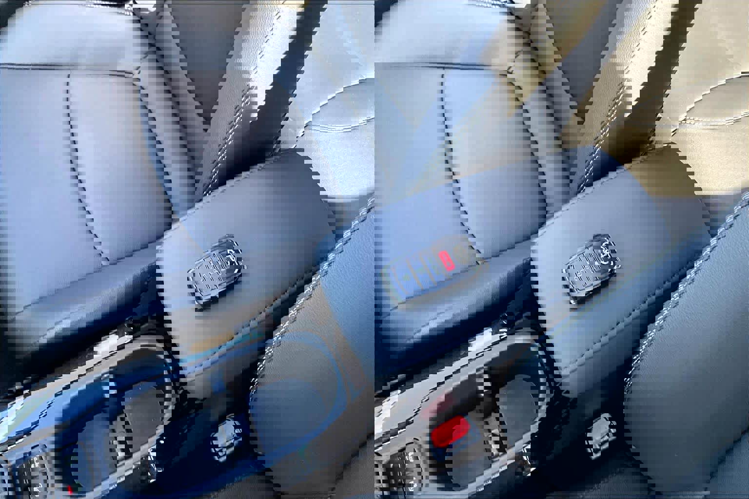 Used 2025 Toyota Corolla Cross XLE w/ Convenience Package image 15