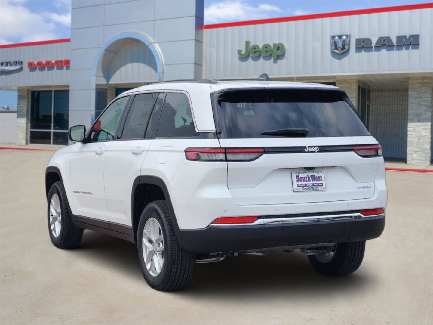 New 2025 Jeep Grand Cherokee Laredo X RWD image 4