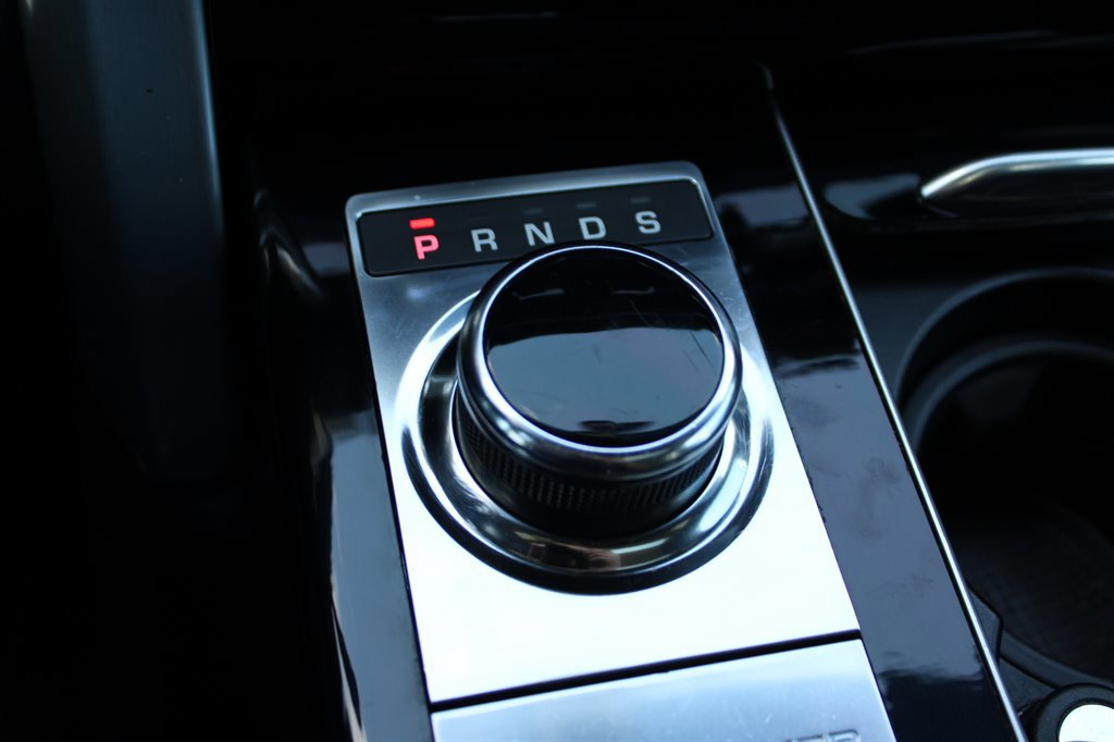 Used 2017 Land Rover Range Rover HSE image 31