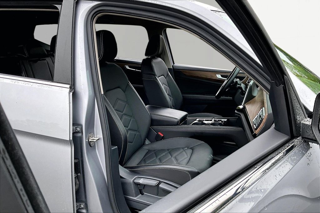 Used 2025 Volkswagen Atlas SE FWD image 20