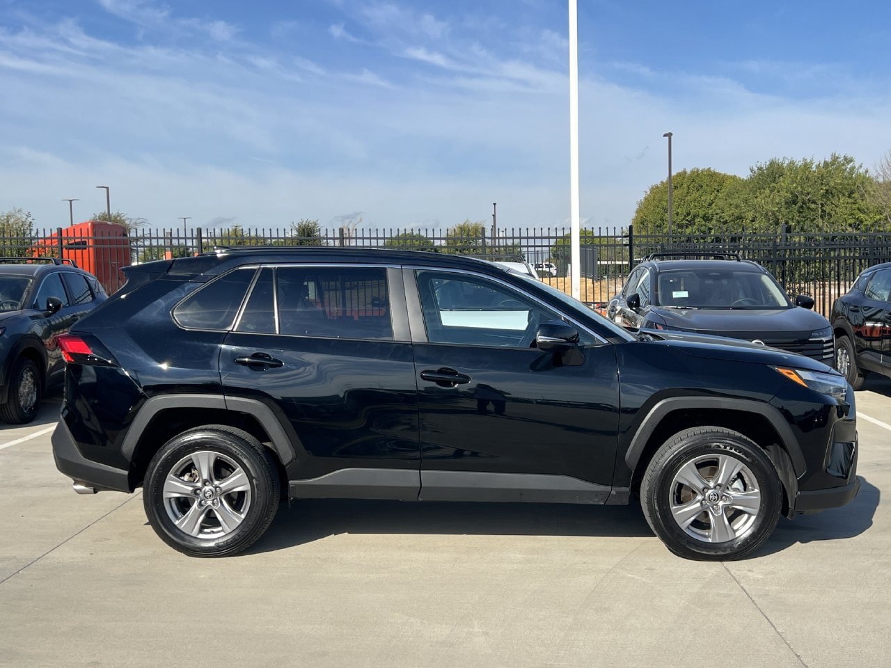 Used 2025 Toyota RAV4 XLE AWD/4WD image 3