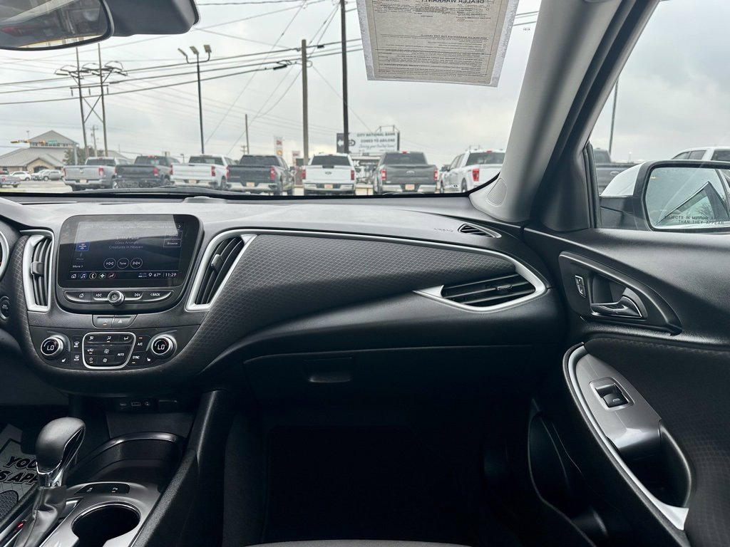 Used 2024 Chevrolet Malibu LT image 15