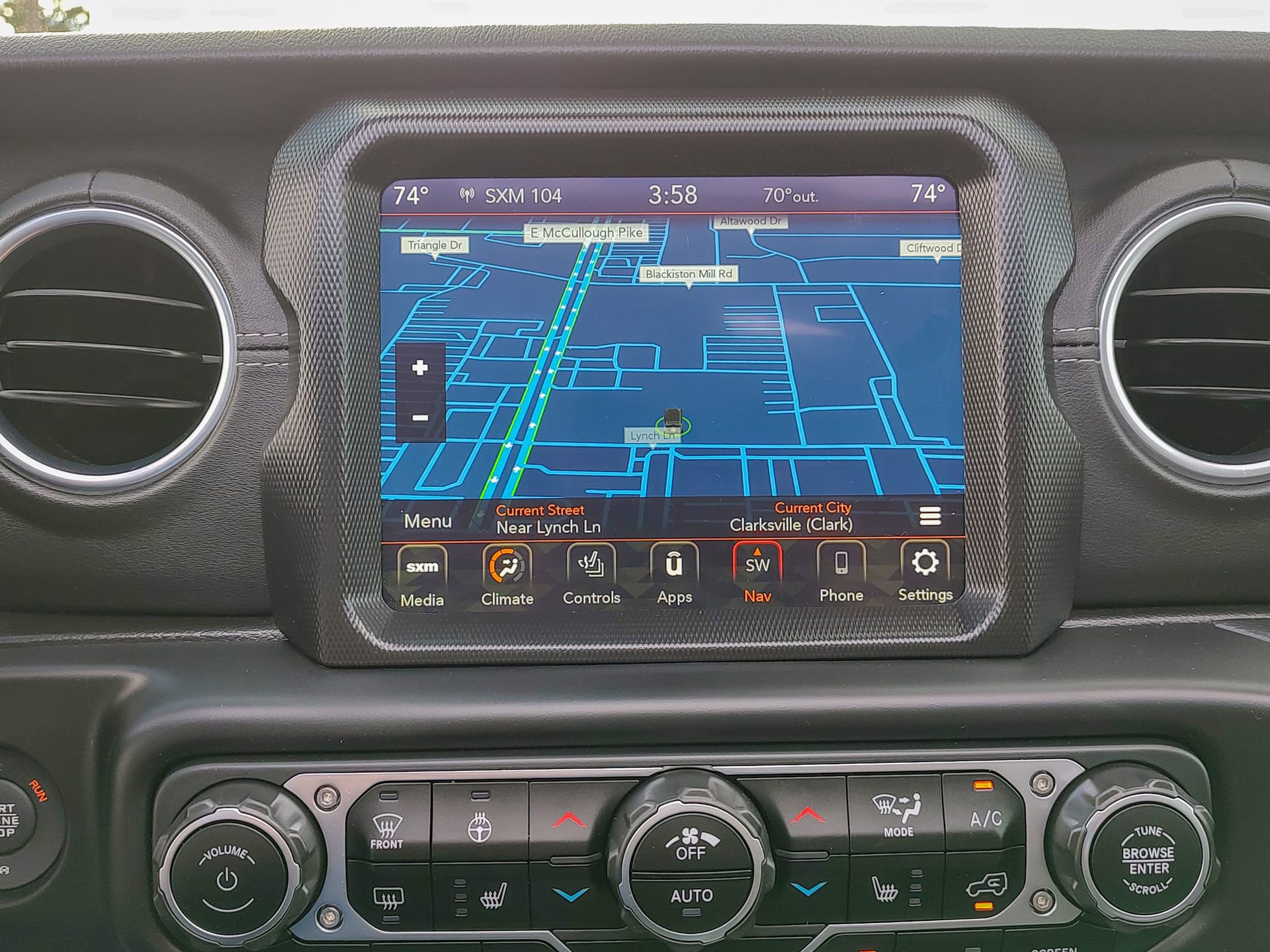 Used 2021 Jeep Wrangler Unlimited Sahara w/ Cold Weather Group image 9