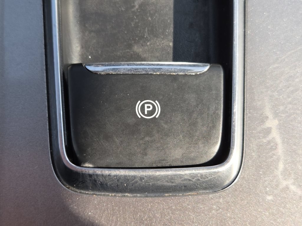 Used 2023 Ford Edge SEL w/ Convenience Package AWD/4WD image 7