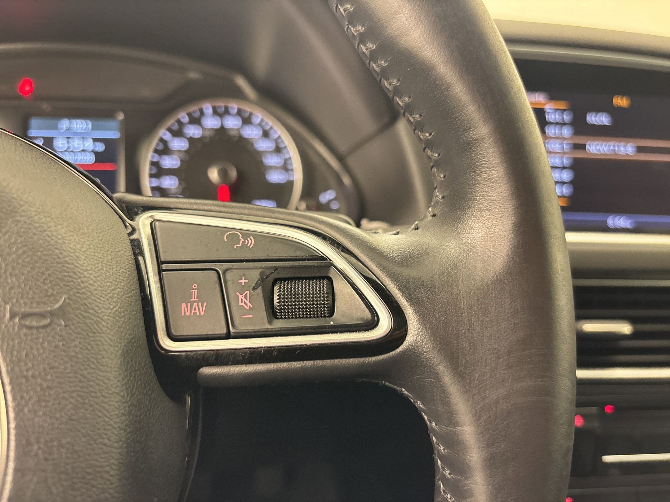 Used 2016 Audi Q5 2.0T Premium Plus w/ Technology Package AWD/4WD image 23