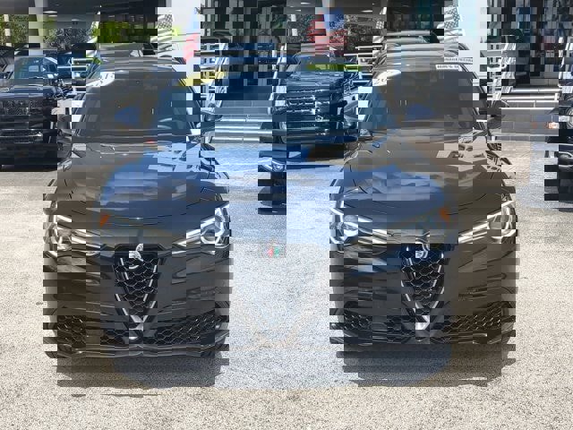 Used 2018 Alfa Romeo Stelvio Ti Sport image 2