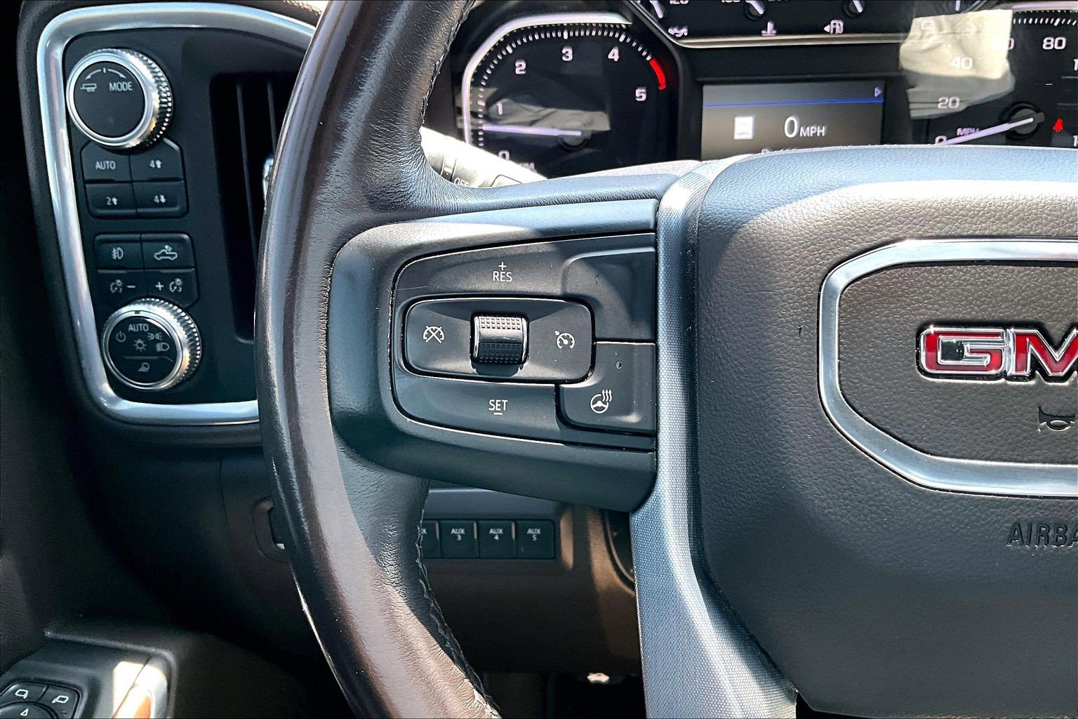 Used 2022 GMC Sierra 2500 SLT w/ SLT Premium Package AWD/4WD image 21
