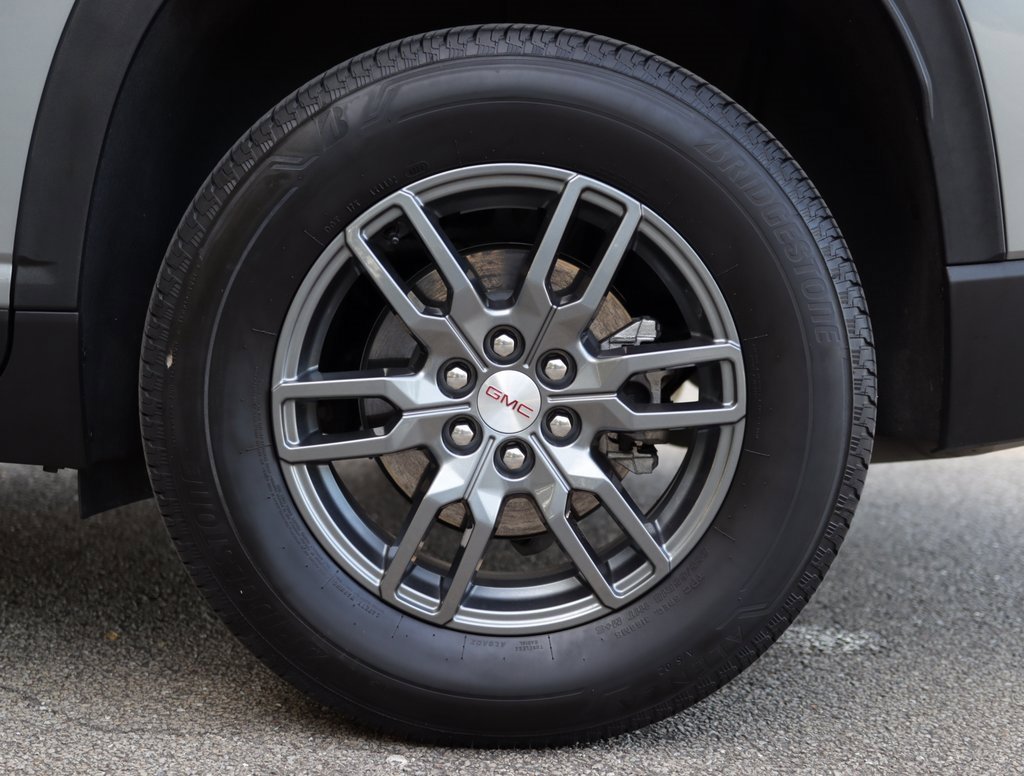 Used 2025 GMC Acadia Elevation image 41