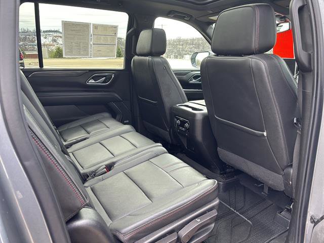 Used 2022 Chevrolet Suburban RST w/ Luxury Package image 15