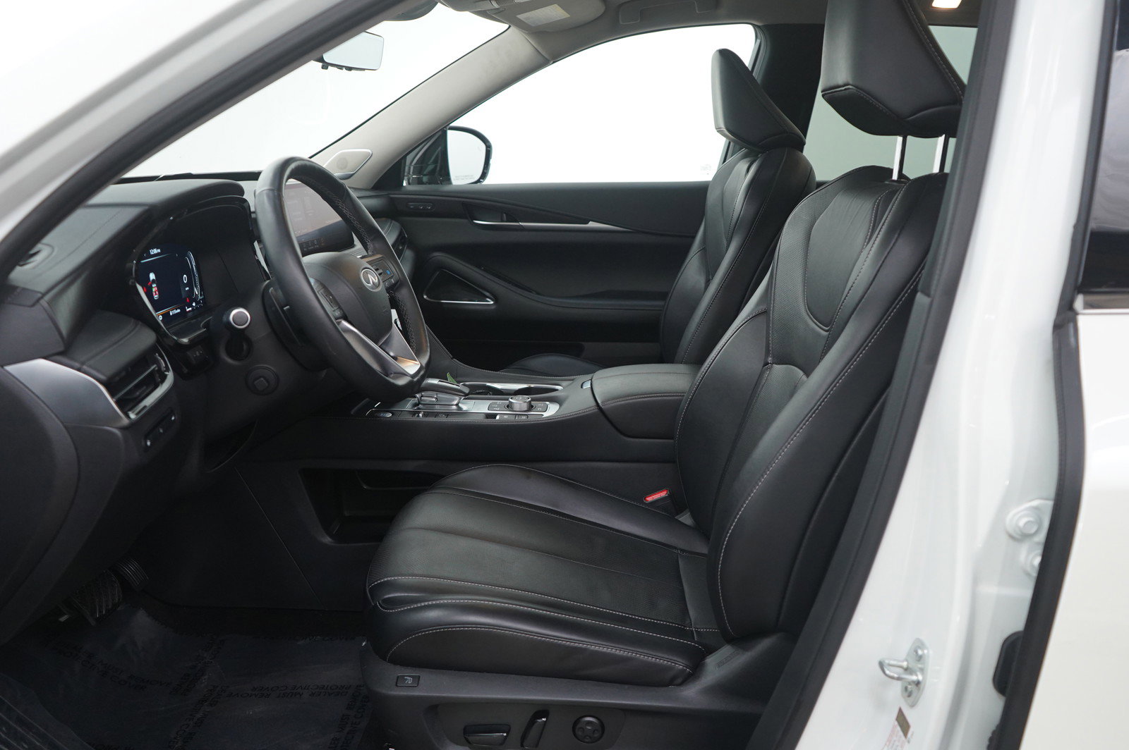 Used 2024 INFINITI QX60 Sensory AWD/4WD image 17