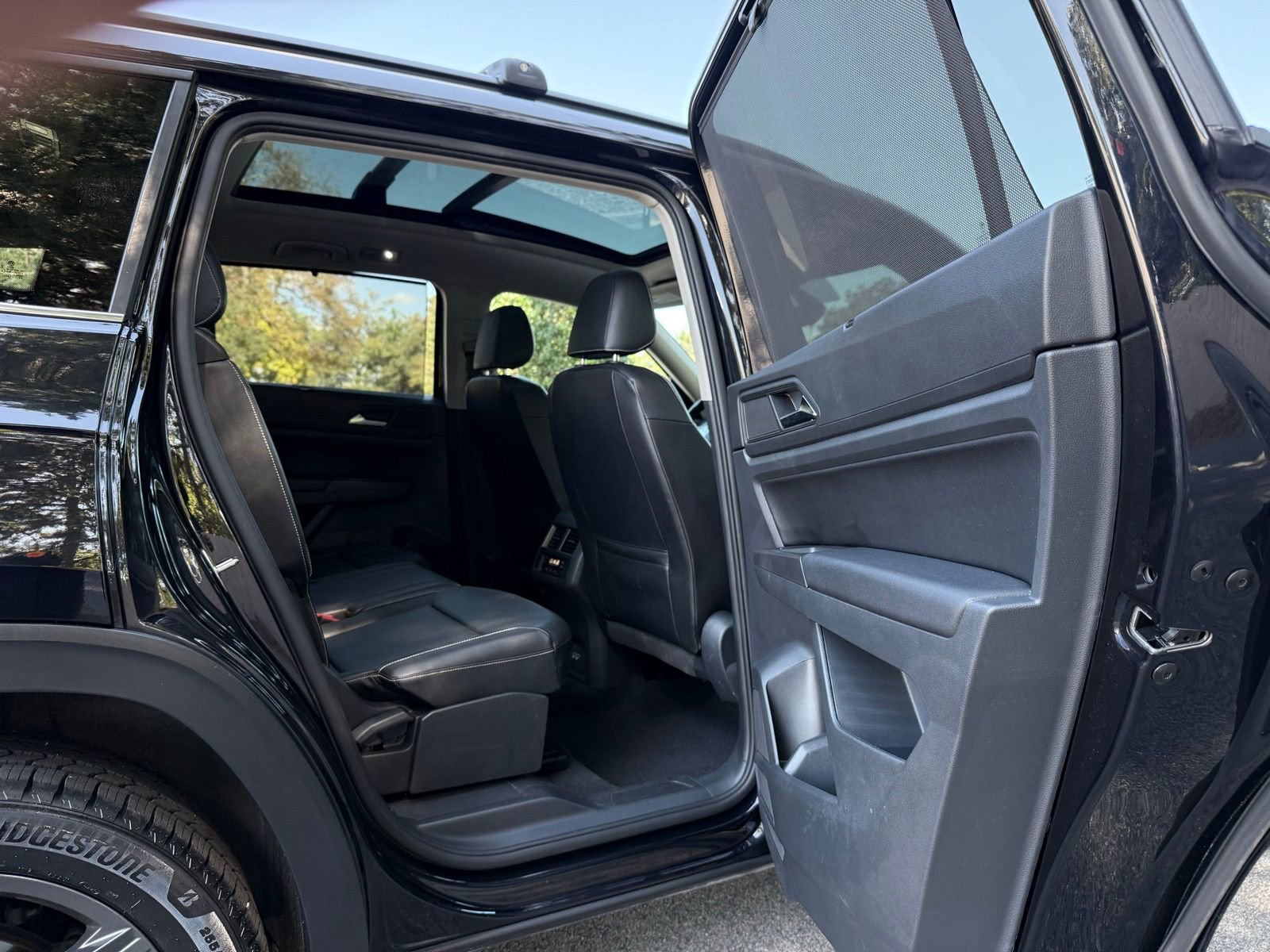 Used 2021 Volkswagen Atlas SE w/ Panoramic Sunroof Package image 17