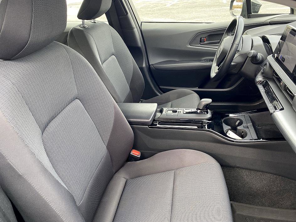 Used 2023 Toyota Prius LE image 13