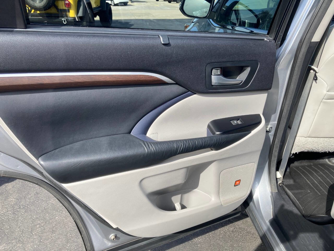 Used 2015 Toyota Highlander Limited image 88