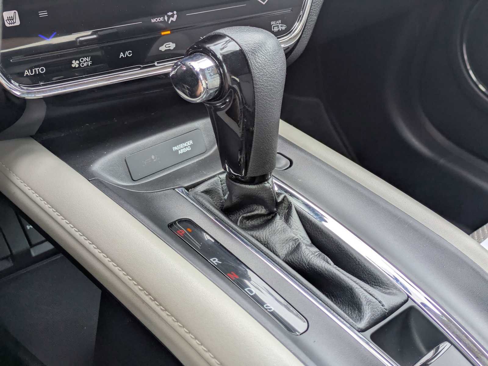 Used 2017 Honda HR-V EX image 32