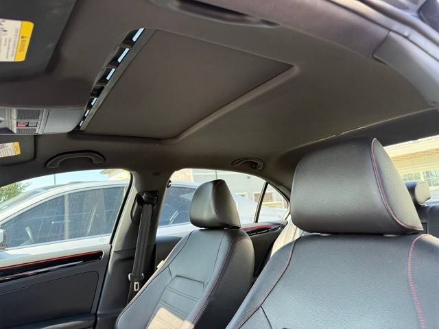 Used 2017 Volkswagen Jetta GLI FWD image 4