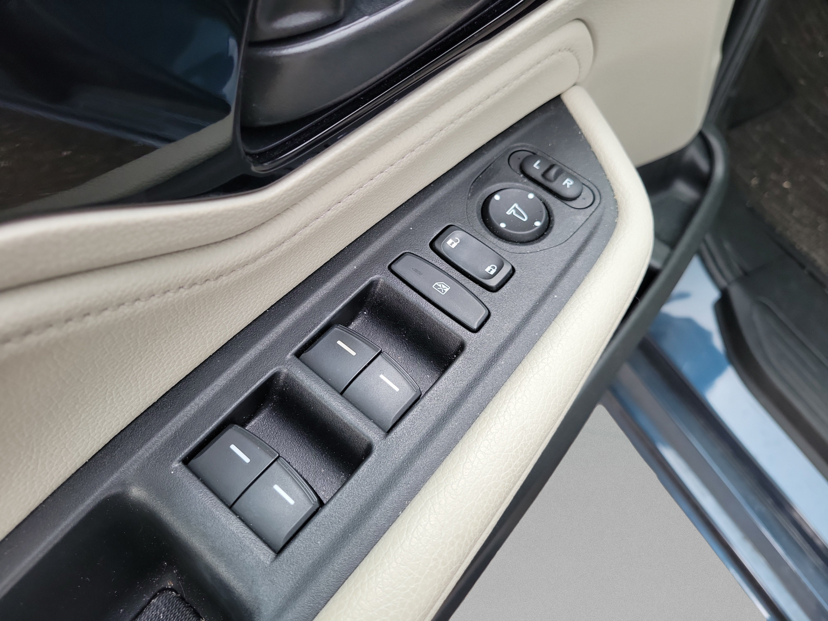 Certified 2025 Honda Odyssey Touring image 24