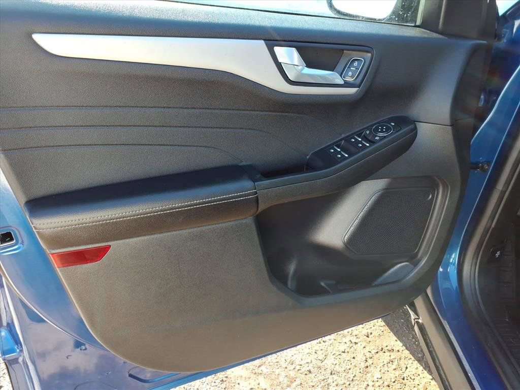 Used 2022 Ford Escape SEL image 12