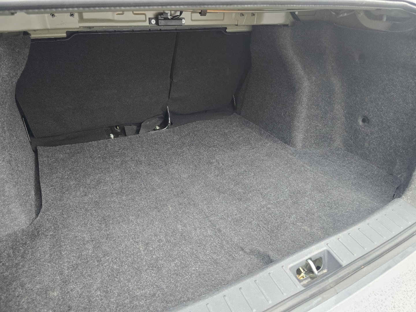 Used 2024 Nissan Versa SR image 23