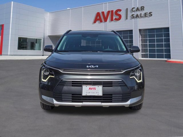 Used 2025 Kia Niro LX FWD image 2