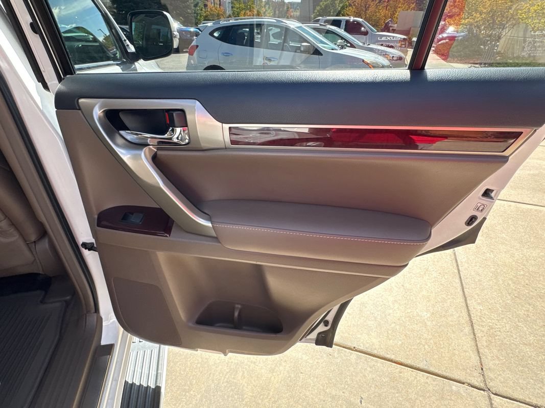 Used 2018 Lexus GX 460 Premium w/ Premium Package AWD/4WD image 20