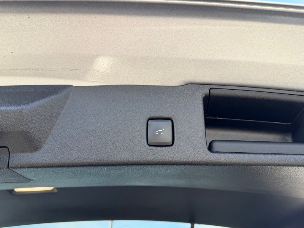 Used 2022 Ford Escape SEL image 6