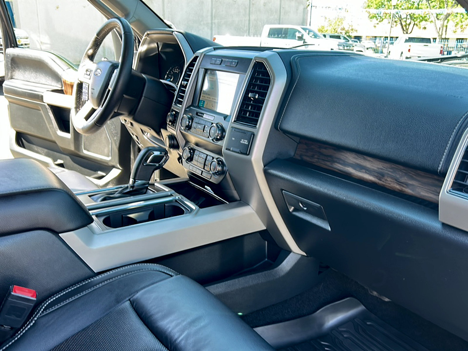 Used 2019 Ford F150 Lariat w/ Max Trailer Tow Package AWD/4WD image 23