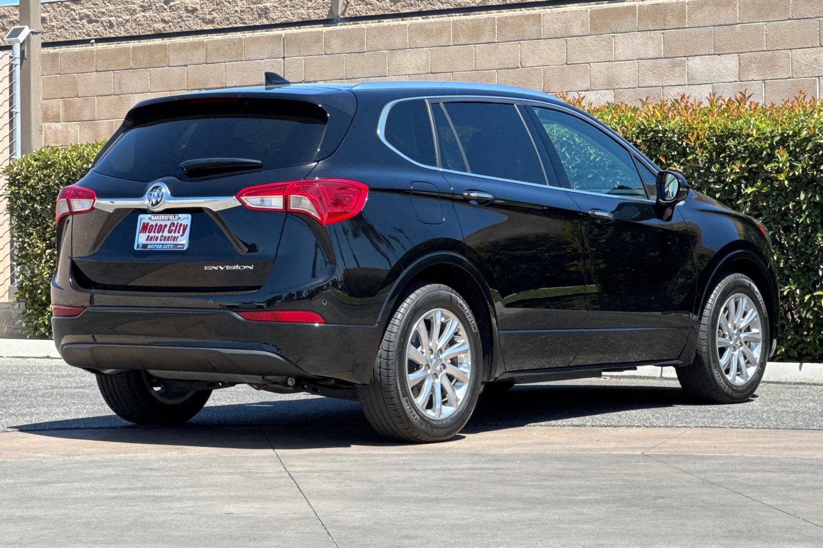 Certified 2020 Buick Envision Essence w/ LPO, Cargo Package FWD image 4