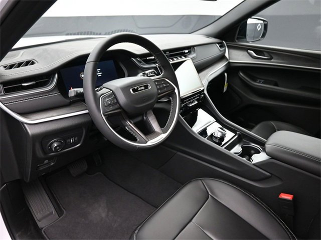 New 2025 Jeep Grand Cherokee L Limited w/ Black Appearance Package image 12