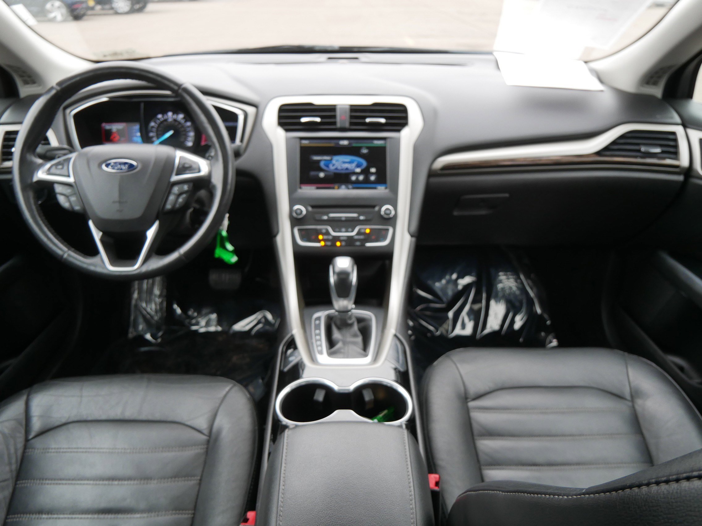 Used 2016 Ford Fusion SE w/ Equipment Group 202A image 10